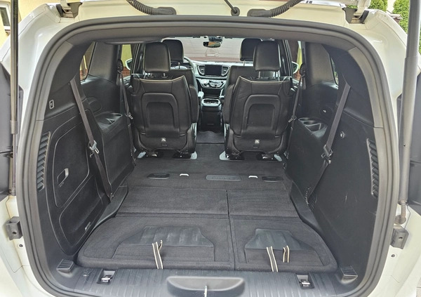 Chrysler Pacifica cena 231117 przebieg: 34463, rok produkcji 2021 z Szubin małe 742